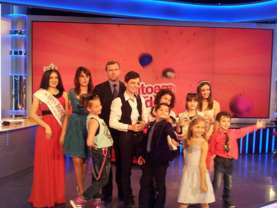 HAIDEȚI LA SHOW- sâmbătă 16 august 2014