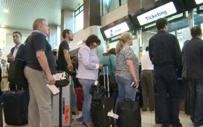 900 de pasageri afectati dupa a doua zi de greva de la TAROM. Cum vor sindicatele sa-si convinga angajatii sa revina la munca