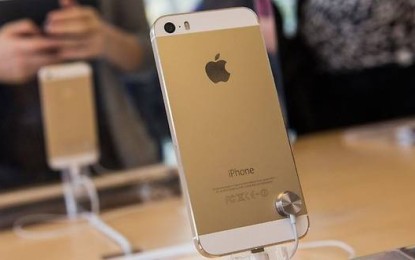 Un iPhone 5S auriu s-a vandut pe eBay contra sumei de 10.100 dolari