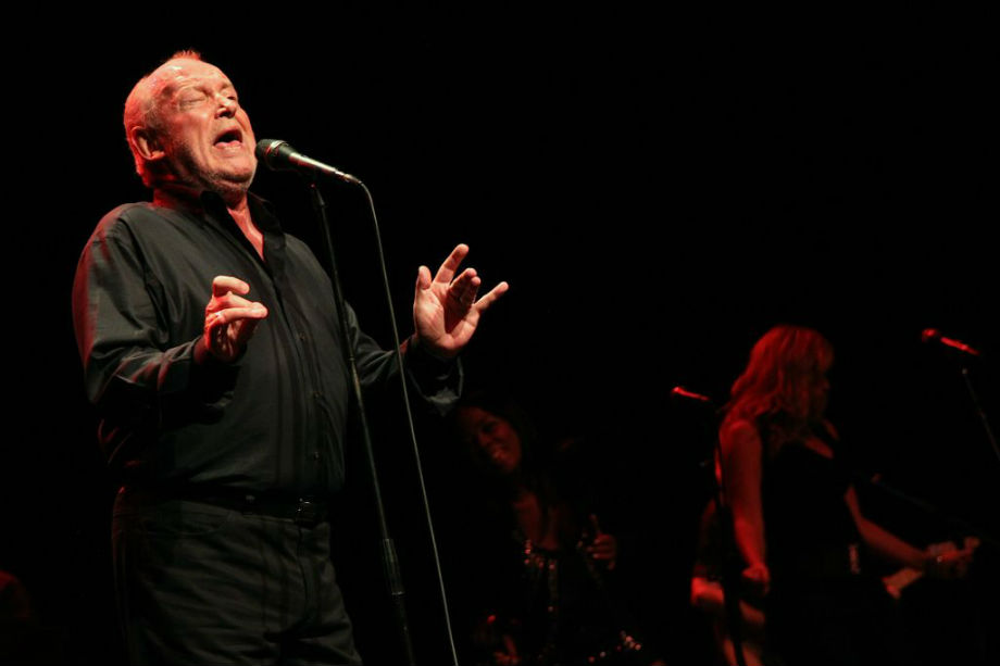 Joe Cocker a murit, la varsta de 70 de ani. Cantaretul britanic suferea de cancer pulmonar