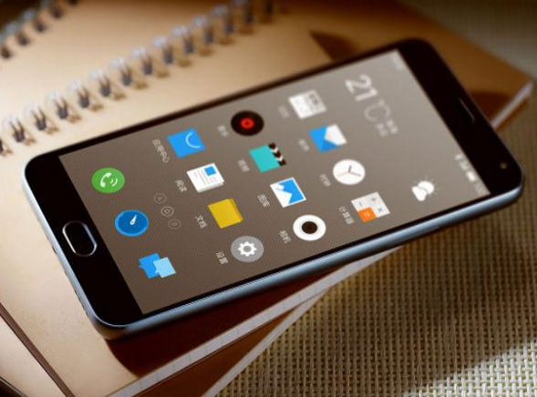 Acesta este telefonul despre care vorbeste toata lumea! 10 milioane de oameni au facut rezervare sa-l cumpere in cateva zile