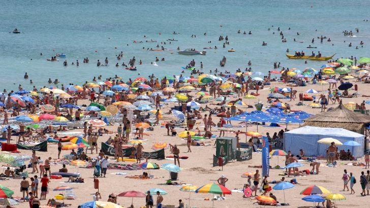 Deputații au adoptat legea privind voucherele de vacanță
