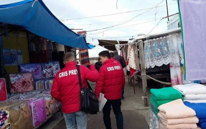 Cris Prev – La pas, prin Complexul Comercial Europa. Nu la cumparaturi, ci in verificare.