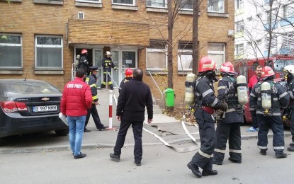 Cris Prev – Pompierii militari au efectuat un exercitiu de stingere la Sptalul Sf.Pantelimon