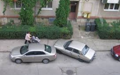 Este sau nu ilegală parcarea pe trotuar?