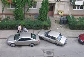 Este sau nu ilegală parcarea pe trotuar?