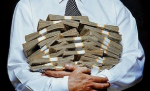 RADET la un pas de închidere. SALARII de nababi pentru preferații politici