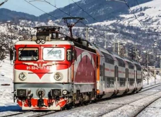 TRENURILE CIRCULĂ PE TOATE MAGISTRALELE FEROVIARE, DAR CIRCULAŢIA ESTE ADAPTATĂ LA CONDIŢII METEO NEFAVORABILE