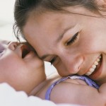 Social : Indemnizaţia pentru creşterea copilului în 2016. Noutăţi, condiţiile de acordare şi actele necesare