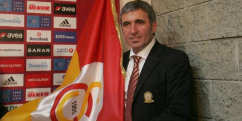 SPORT. Între Rubin şi Galata. Turcii anunţă că Hagi e dorit pentru a treia oară la cârma grupării cim-bom