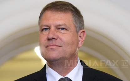 Declaraţia de avere a lui Iohannis: Preşedintele, mai sărac cu o casă, dar mai bogat cu 83.000 lei obţinuţi din vânzarea cărţilor