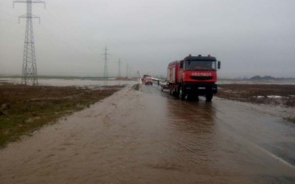 Ultima Ora : TRAFIC în condiţii de iarnă pe multe drumuri din ţară/ DN25 Galaţi – Tecuci, închis în continuare din cauza apei de pe carosabil