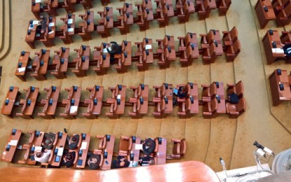 Scandal în Parlament după adoptarea creşterilor salariale. PNL aduce acuzaţii de fraudă: În sală au fost 168 de deputaţi, nu 184 – FOTO, VIDEO