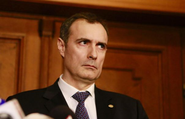 Coldea Este Acuzat de Trădare. Întrebare: în Favoarea Cărei Ţări?