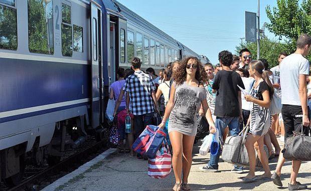 Liber la plimbare! Restricţiile la gratuitatea pe CFR, acordată studenţilor, au fost eliminate
