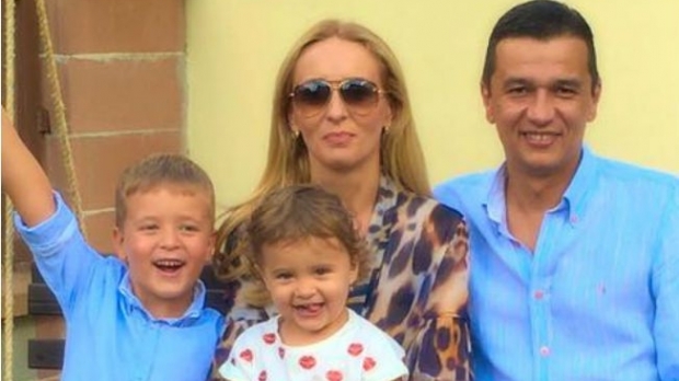 Ce spune premierul Grindeanu despre mesajul soției sale