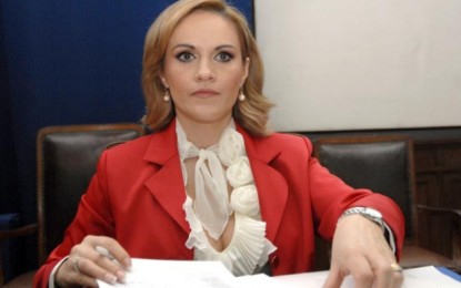 Gabriela Firea cere firmelor de salubritate să îndepărteze și zăpada de pe trotuare