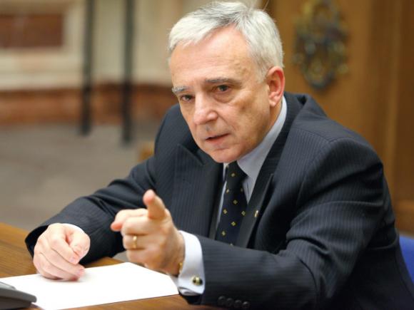 Mugur Isărescu: Multinaționalele trebuie să respecte fiscalitatea și regulile noastre