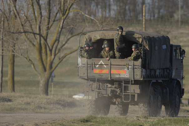 Accident camion militar. Ţuţuianu, noul ministru al Apărării, confirmă: Vehiculul era vechi. Mai sunt încă alte 700 asemănătoare