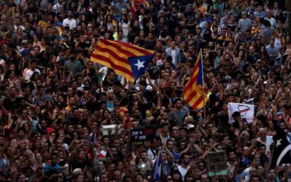 Carles Puigdemont proclamă dreptul Cataloniei la INDEPENDENŢĂ, dar vrea o soluţie negociată/ Guvernul Spaniei consideră decizia o “trădare inadmisibilă”