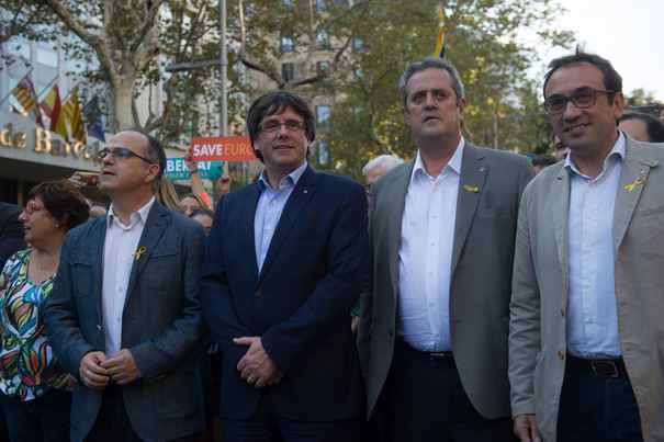Opt foşti membri ai Guvernului din Catalonia au fost arestaţi/ A fost emis mandat european de arestare pe numele lui Carles Puigdemont