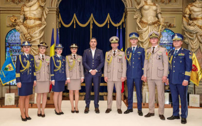 Noile propuneri de uniforme pentru militarii români, prezentate de Ministerul Apărării. Acestea au fost create de un celebru designer | FOTO