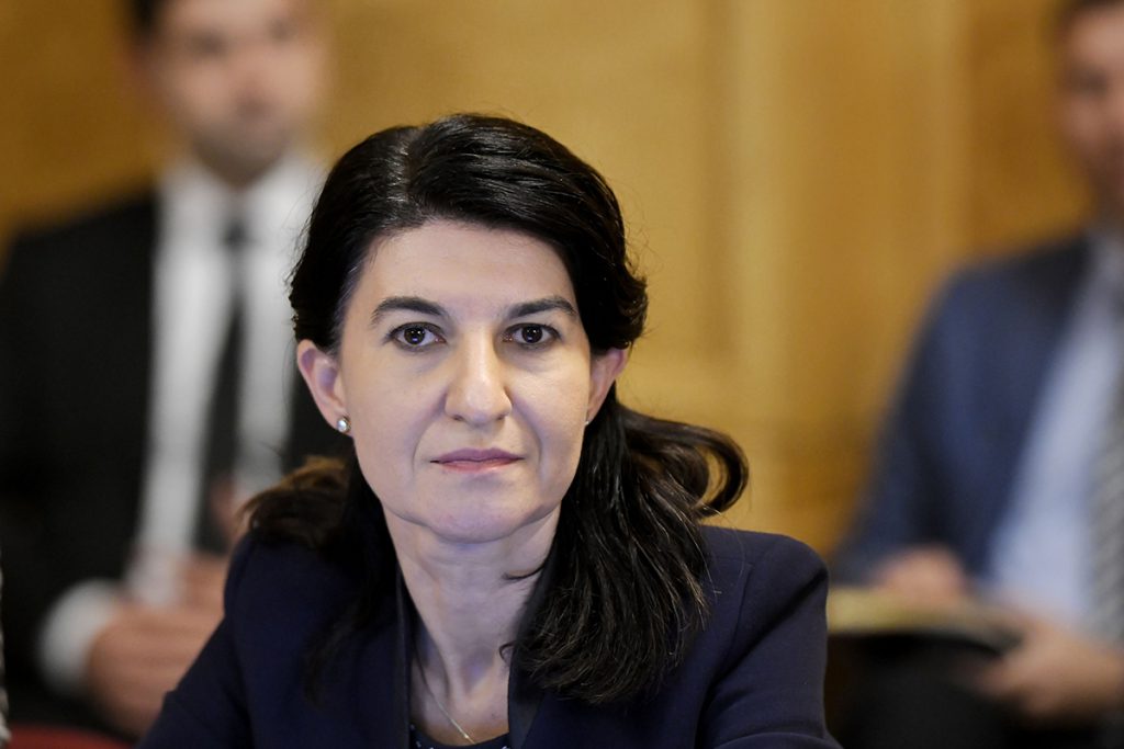 Adevărul despre pensionarea la 70 de ani. Patru lucruri care se dezbat în societate și care ascund adevărata problemă Citeşte întreaga ştire: Adevărul despre pensionarea la 70 de ani. Patru lucruri care se dezbat în societate și care ascund adevărata problemă