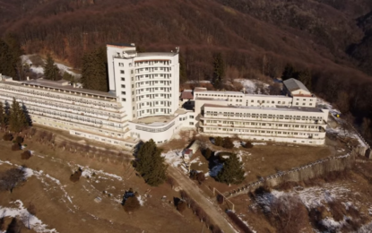 Fațada sanatoriului Marila din Oravița s-a prăbușit. Pacienții, mutați la un alt spital Citeşte întreaga ştire: Fațada sanatoriului Marila din Oravița s-a prăbușit. Pacienții, mutați la un alt spital
